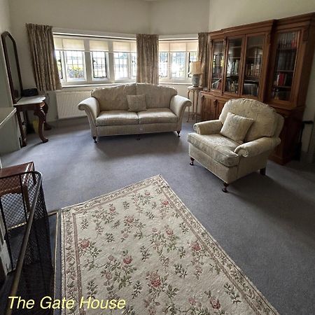 Thornton Manor - Holiday Cottages And Apartments Heswall Kültér fotó