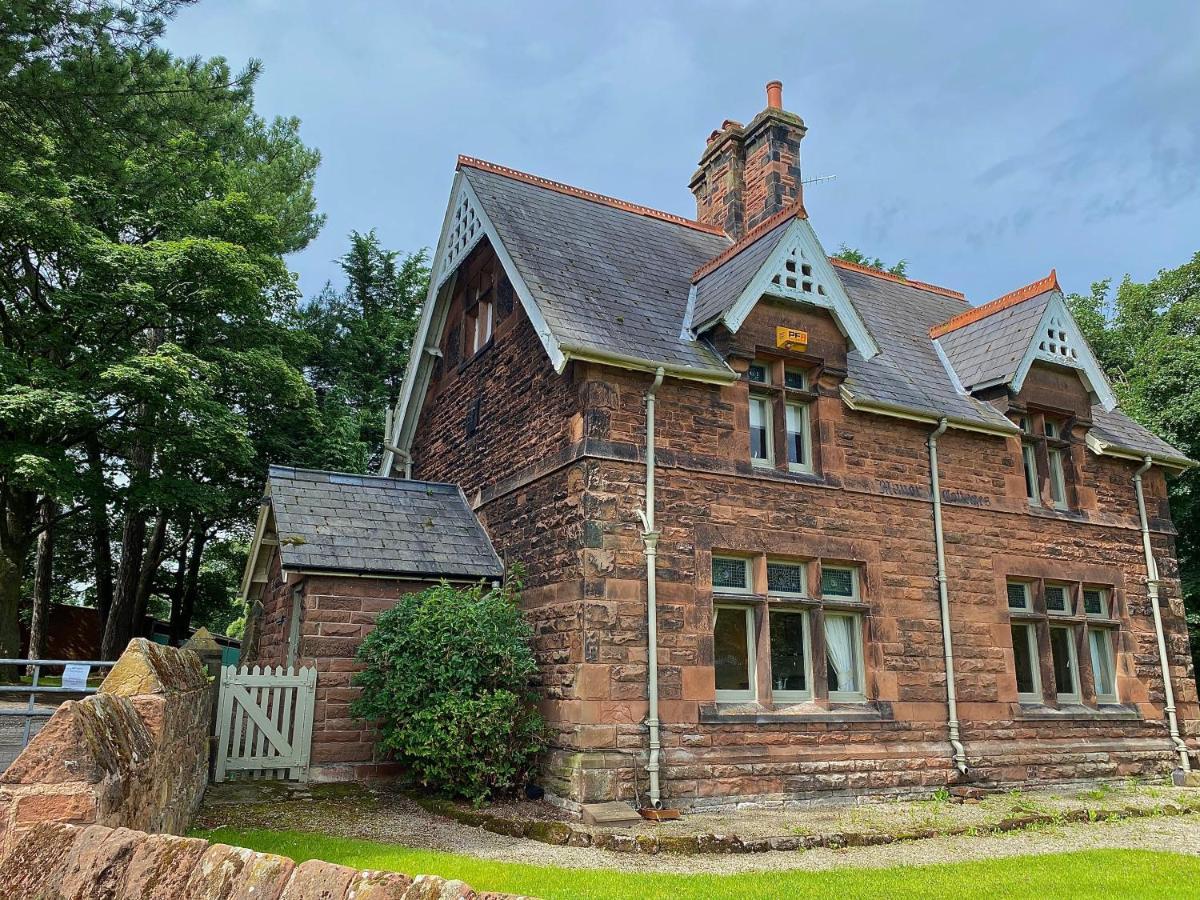 Thornton Manor - Holiday Cottages And Apartments Heswall Kültér fotó