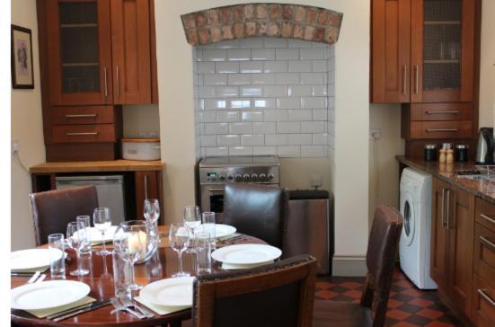 Thornton Manor - Holiday Cottages And Apartments Heswall Szoba fotó