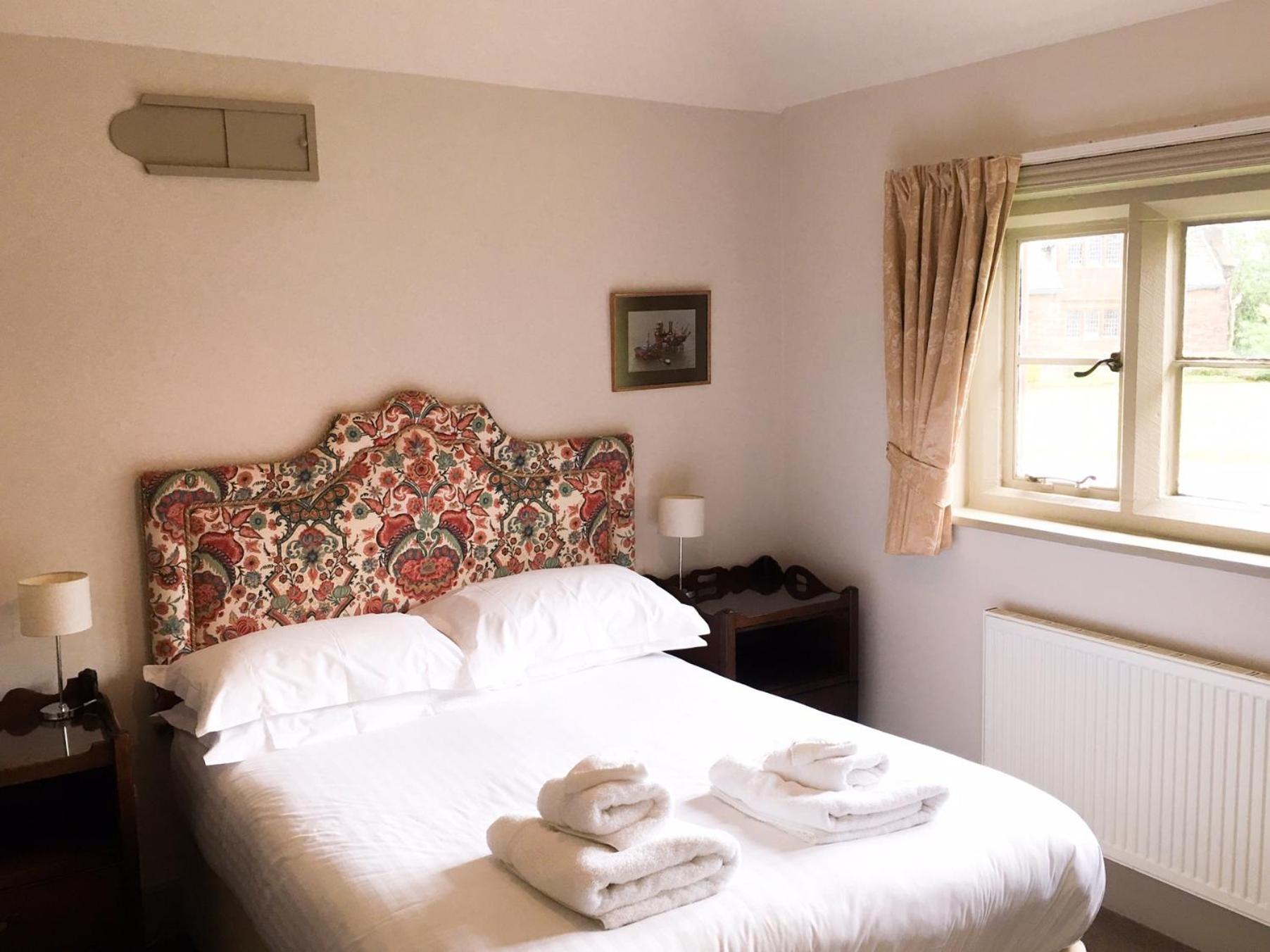 Thornton Manor - Holiday Cottages And Apartments Heswall Kültér fotó