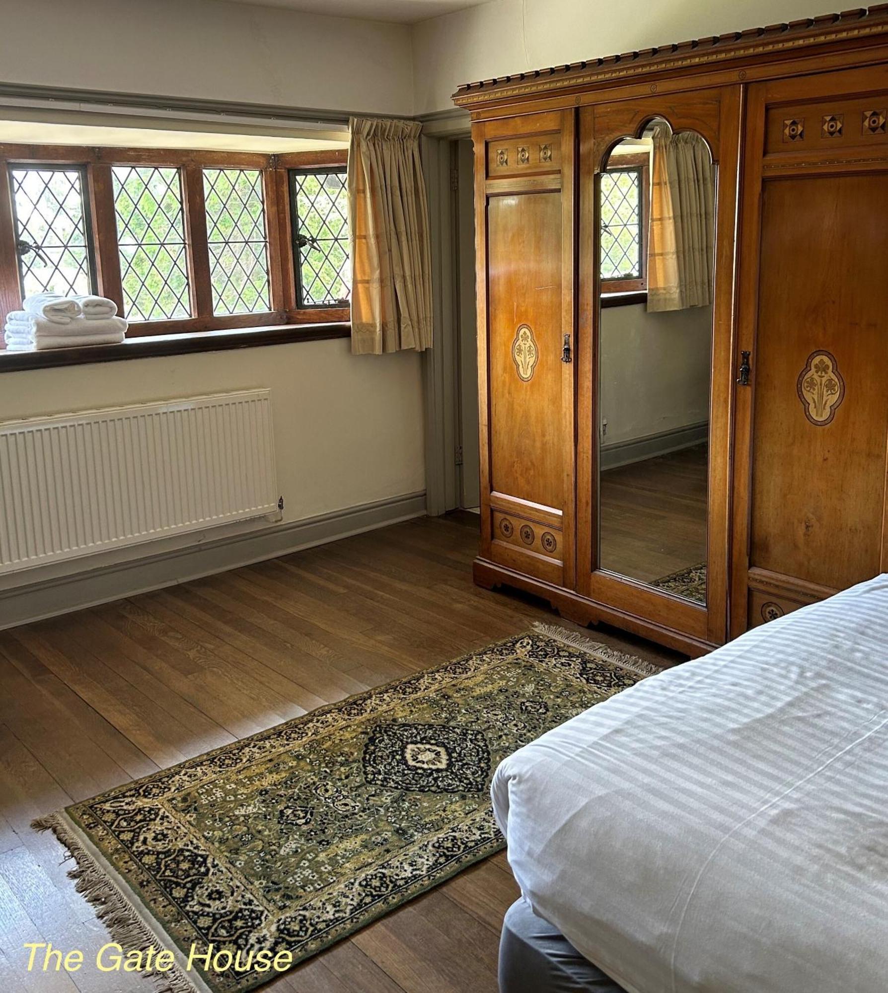 Thornton Manor - Holiday Cottages And Apartments Heswall Kültér fotó